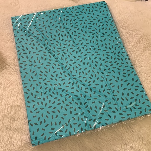 Free with purchase. Wrapping paper - Picture 3 of 4